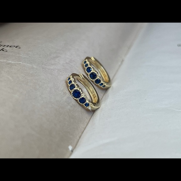 Hoop earrings gold huggies color cz huggies - Picture 5 of 8